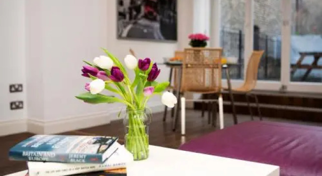 Apt 1, Trafalgar Square (1St Floor)