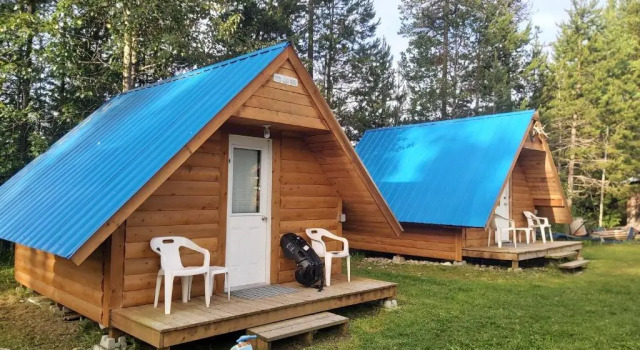 Blue River Cabins & Campgrounds, Buchen Sie Campingplatz  