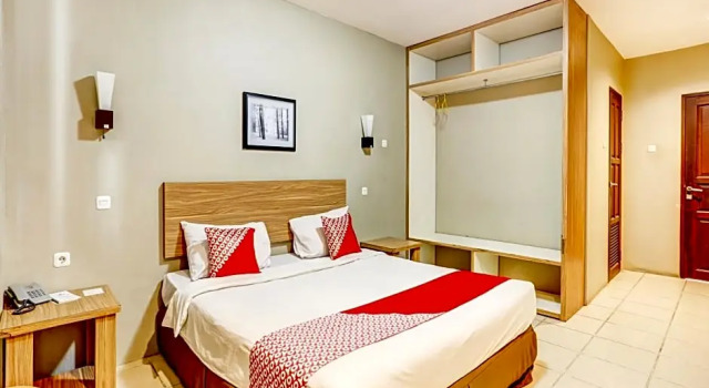 Номер Deluxe OYO 90027 Ulin Guesthouse