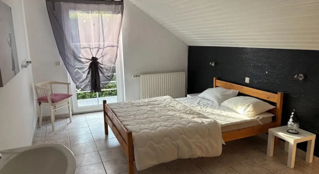 Коттедж с балконом Holiday Home in Robertville With Sauna & Garden