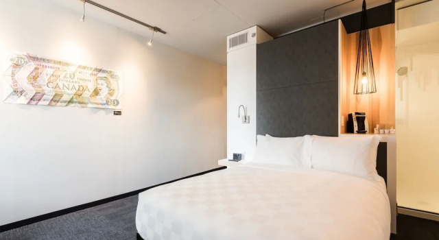 Четырёхместный номер Classic Alt Hotel Ottawa Downtown