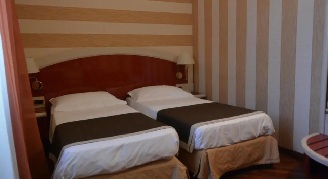 Трёхместный Номер Hotel Metrò