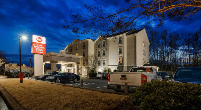 Двухместный люкс с 2 комнатами Best Western Plus Greenville South