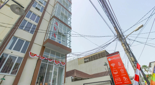 RedDoorz near Hayam Wuruk, Book Hotel Jakarta Jakarta Province