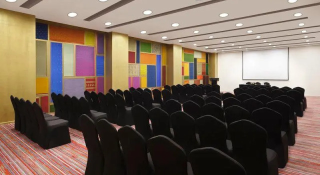 Номер Executive Crowne Plaza Pune City Centre by IHG