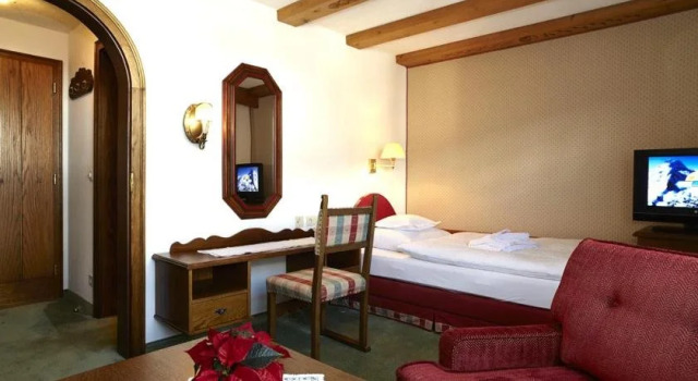 Sporthotel Lorünser, Book Hotel Hotels in Vorarlberg with a Pool, Swimming Pool