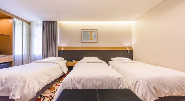 Трёхместный семейный номер Standard Shin Shin Hotel Jeju Airport