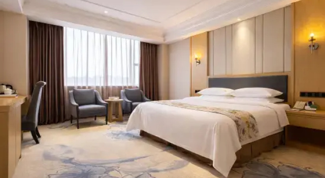 Четырёхместный люкс Presidential Falaide International Hotel
