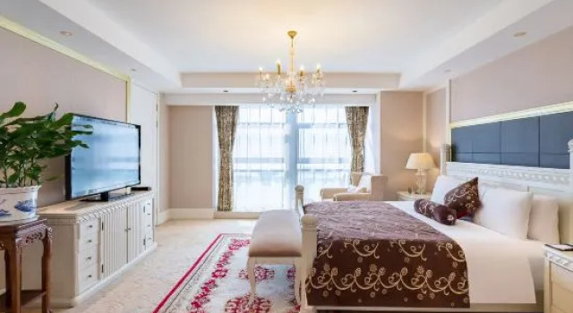 Семейный люкс Star International Hotel