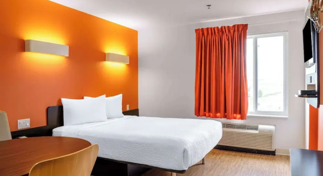 Standard suite Motel 6-Swift Current, SK