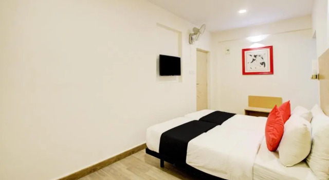 Smile Hotels by OYO Rooms, Забронировать Отель Отели штата Карнатаки с парковкой, Парковка