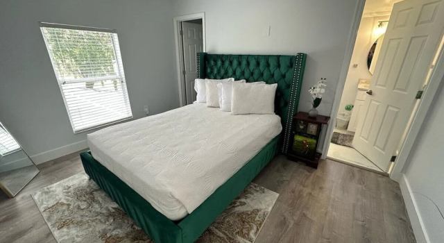 Modern, Fully Updated Southern Dunes Home - Golf Course Views, Забронировать Дом для отпуска Отели Lakeland - Winter Haven с парковкой, Парковка