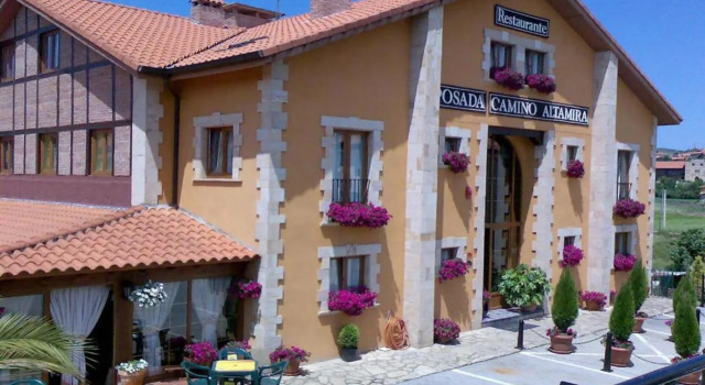 Posada Camino de Altamira, Забронировать Отель Сантильяна-дель-Мар Cantabria Coast, рядом с Музей инквизиции