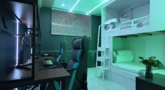 Кровать в общем номере (мужской номер) Gobi Spring E-Sports Hotel