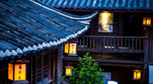 Lijiang Inn Chain Cloud Shore.Liu Chen, Забронировать Отель Лицзян Юньнань, рядом с Улица Сквер-стрит Древнего города Даянь