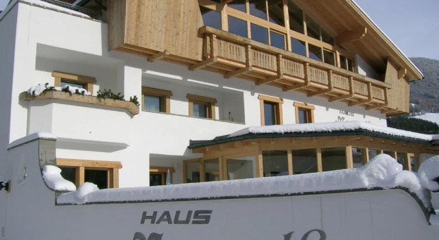 Haus Margreth, Prenota Hotel Hotel a Tirolo con parcheggio, Parcheggio