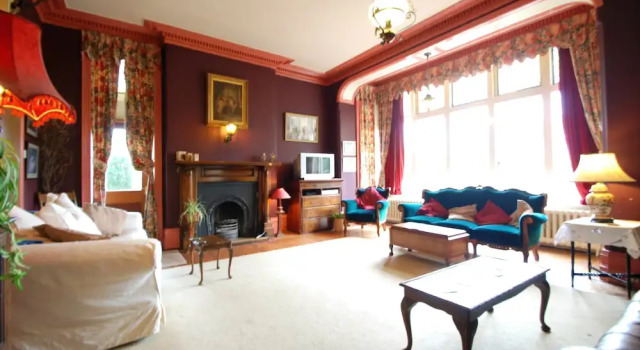 Berthlwyd Hall, Book Hotel Hoteller i Henryd med parkering, Parkering