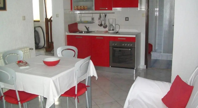 Апартаменты Deluxe с 2 комнатами с балконом и с видом на море Apartments Sunčica