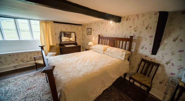 Higher Bruckland Farmhouse B&B, Varaa Bed and Breakfast Axminster 