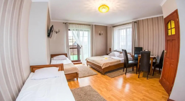 Четырёхместный номер Standard с балконом Villa Akacja