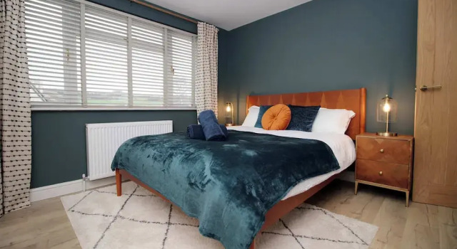 Stylish 3 Bed Home In Bath - Private Parking Wifi, Rezervasyon Tatil Evi Merseyside villalar, Villa