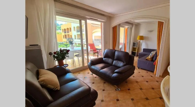 Appartement climatisé les Lavandiers 6 personnes piscines, Забронировать Апартаменты/квартира Кавалер-сюр-Мер Сен-Тропе залива, рядом с Plage de Bonporteau