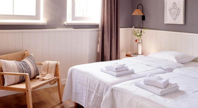 Flamboyant Farmhouse in Baarlo With Hot Tub, Garden