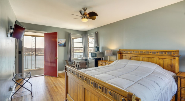 Unit 2: Pool, Lake & View! Studio By Bagnell Strip, Book Lejlighed Lake Ozark USA