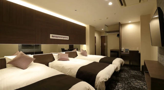Трёхместный номер Standard Osaka Teikoku Hotel