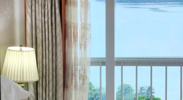 Люкс Deluxe Wuxiang LOFT Seaview Holiday Beauty Hotel (Shenzhen Bohai City V Mansion)