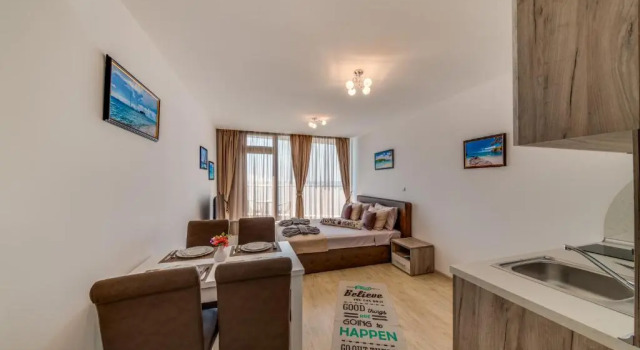 Студия Apartcomplex Golden Bay