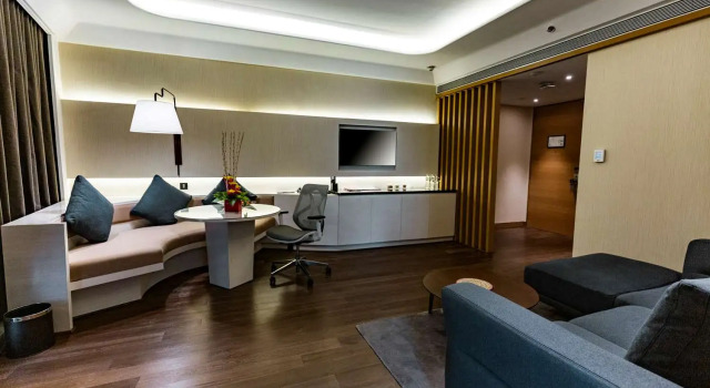 Номер Standard DoubleTree by Hilton Ahmedabad
