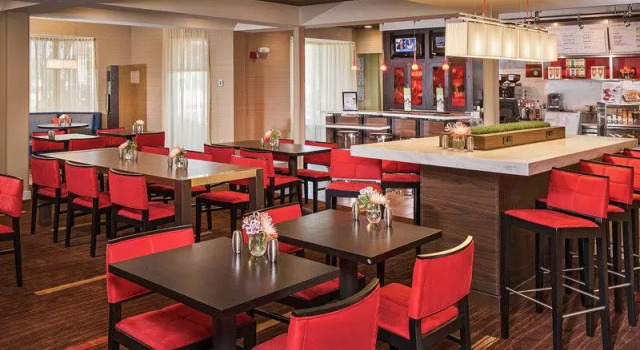 Четырёхместный номер Standard Courtyard by Marriott North Charleston Airport Coliseum