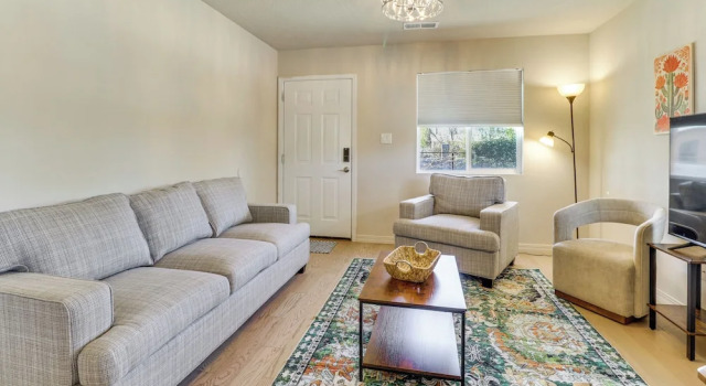 2 Mi to Old Town Abq! Cozy Desert Retreat, Забронировать Дом для отпуска Виллы Нью-Мексико, Вилла