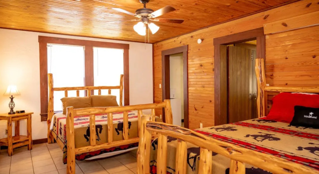 Номер Deluxe с балконом и с видом на реку THE VAQUERO MOTEL