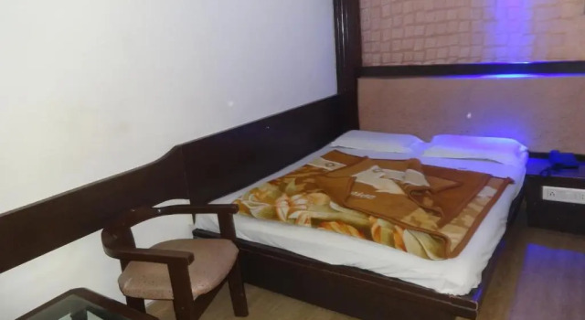 Номер Standard Hotel Yatri International near new delhi railway station center delhi