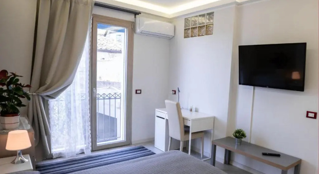 ROCCA DI CERERE Self Check-in Apartments, Book Apartment Hotels in Sicily with Parking, Parking