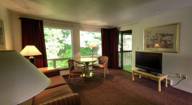 Olympic Suites Inn, Buchen Sie Hotel Forks Olympic National Park