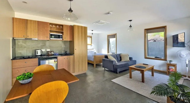 Студия Premium Freycinet Stone Studio 8
