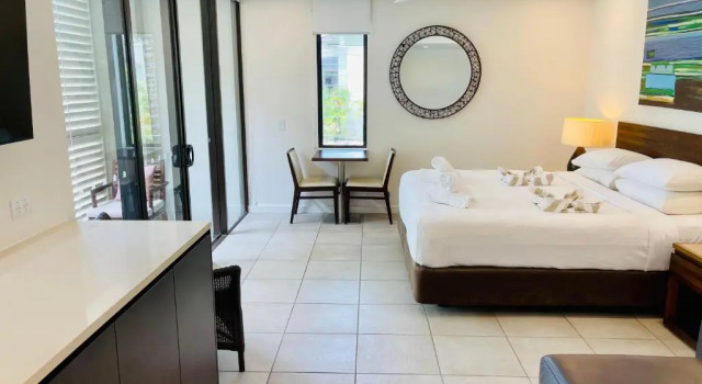Люкс Luxury Apartments at Temple Resort and Spa Port Douglas