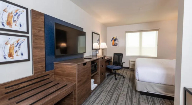 Номер Standard Comfort Inn & Suites