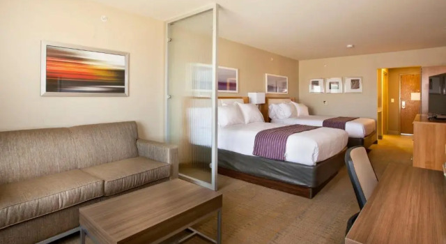 Четырёхместный люкс c 1 комнатой Holiday Inn Express Hotel & Suites Hot Springs by IHG