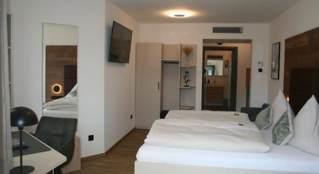 Полулюкс Hotel Bavaria