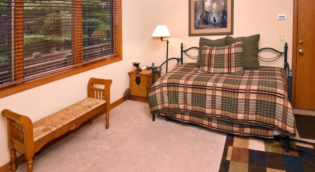 Glacier Court 1844 B