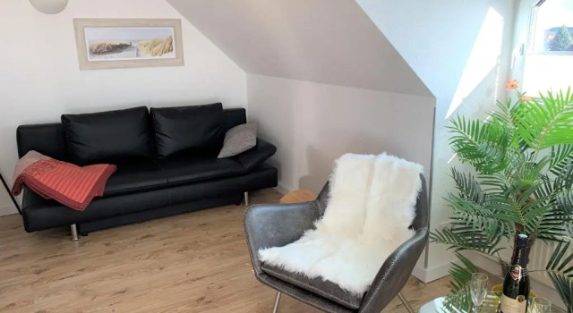 Апартаменты Ferienwohnung Tine mit Balkon, Fahrrädern und Strandkorb im Sommer
