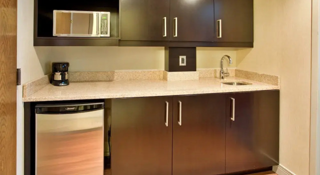Двухместный номер Deluxe Wyndham Gatineau-Ottawa & Conference Centre