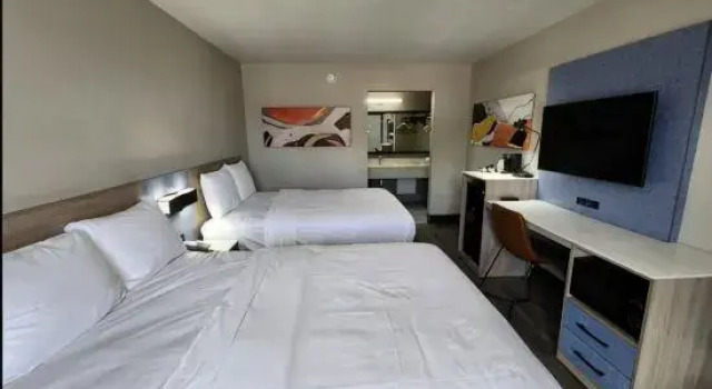 Люкс Baymont by Wyndham Lafayette