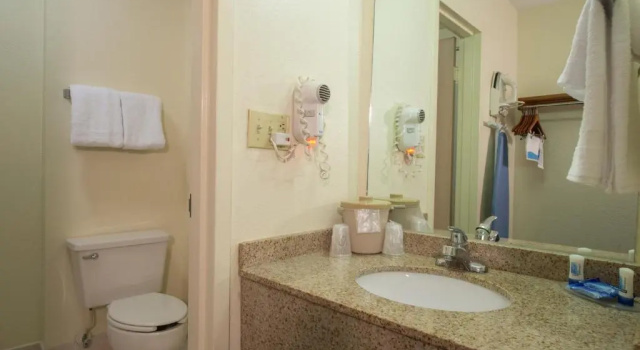 Номер Standard Days Inn by Wyndham Florence Near Civic Center