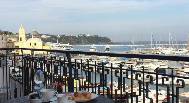 Superior Vierpersoonskamer met balkon en  uitzicht op zee LIsola Del Postino Rooms