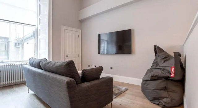Апартаменты ALTIDO Stylish 1-bed flat in the Heart of New Town